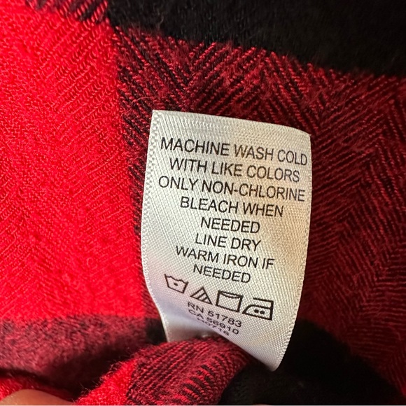 ❌SOLD❌Maurices Long Sleeve Plaid Shirt Women's sz XL Red Black Christmas - Picture 9 of 10